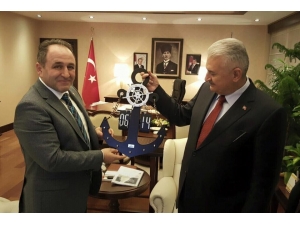 Murat Demir’den İstanbul’da Aday Gösterilen Umur Ve Döğücü’ye Tebrik