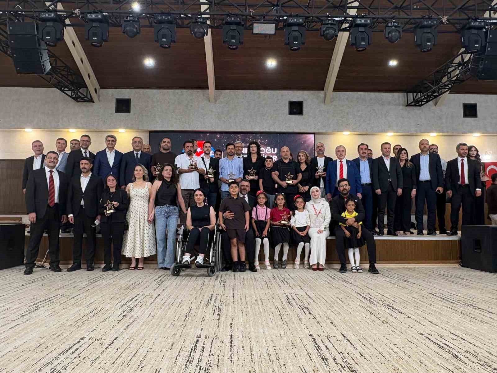 minik-gazetecilere-ozel-odul