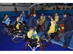 Engelsiz Ceylanlar’dan Başkan Atilla’ya Yeni Yıl Hediyesi