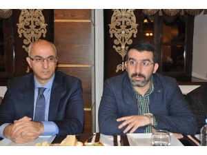 Ak Parti Kars Yönetimi Ve Belediye Başkan Adayı Basınla Buluştu