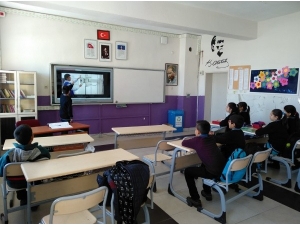 Zafertepeçalköy İlk Ve Ortaokulu’na ’Beyaz Bayrak’ Sertifakısı