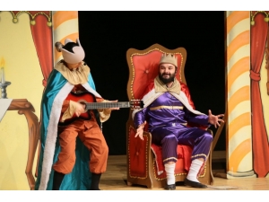 Kütahya’da ‘Müziksiz Ülke’ Tiyatro Oyunu