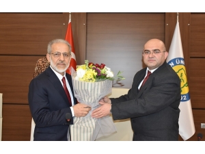 Harran Üniversitesinde Rektör Çelik Görevi Devraldı