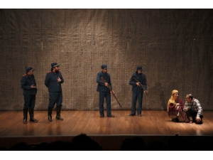 Mersin’de ’Zafere Giden Yol’ Tiyatro Oyunu Sahnelendi