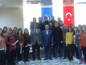 Hakkari’de 60 Kursiyere Girişimcilik Sertifikası Verildi