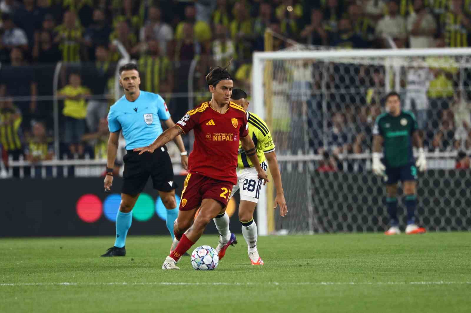 uefa-sampiyonlar-ligi-fenerbahce-0-roma-0-mac-devam-ediyor