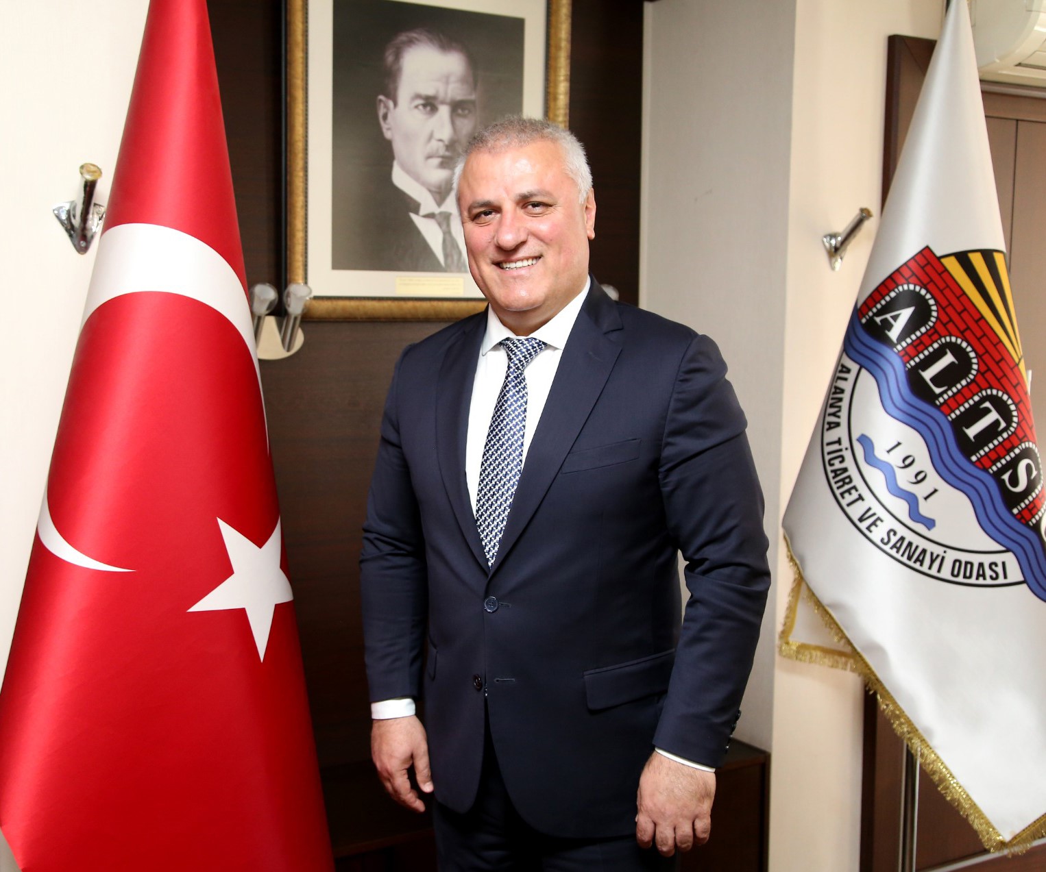 baskan-erdem-turizmde-destek-sektorun-tamamini-kapsamali