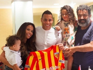 Tjaronn Chery Tam Bir Aile Babası