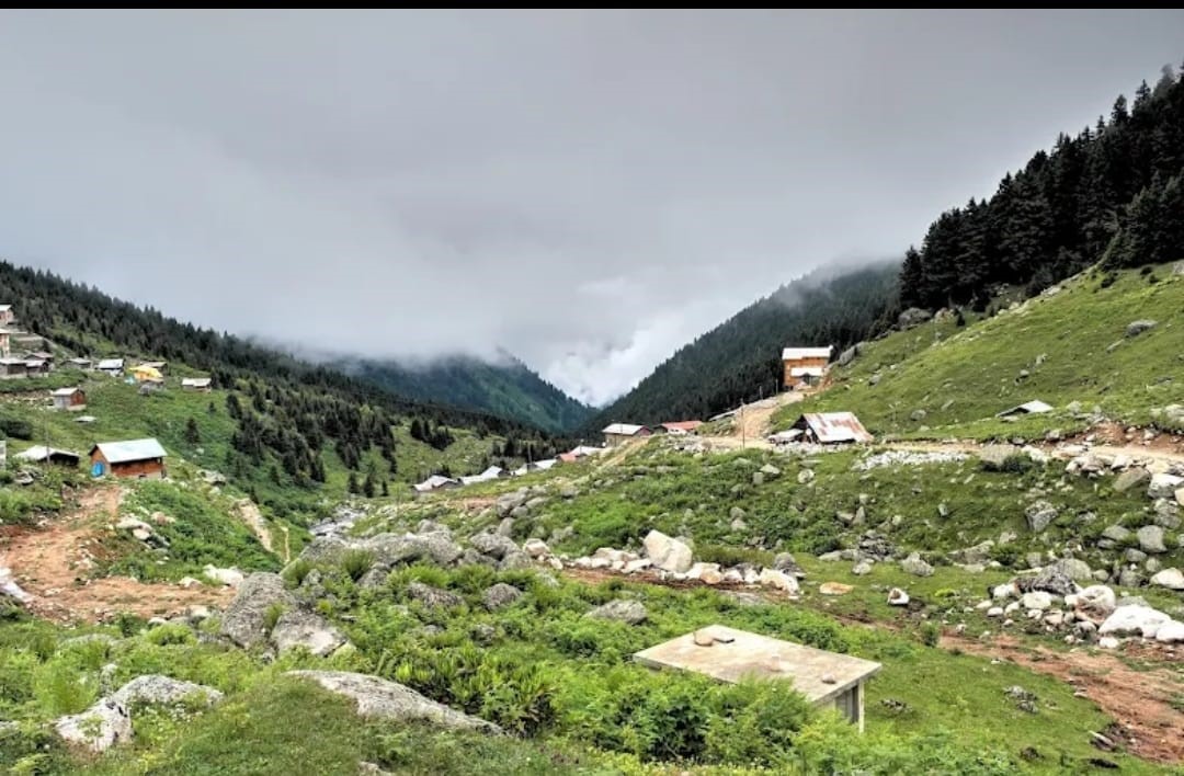 rize-nin-hamlakit-yaylasi-nda-kaybolan-rus-turistler-sag-olarak-bulundu