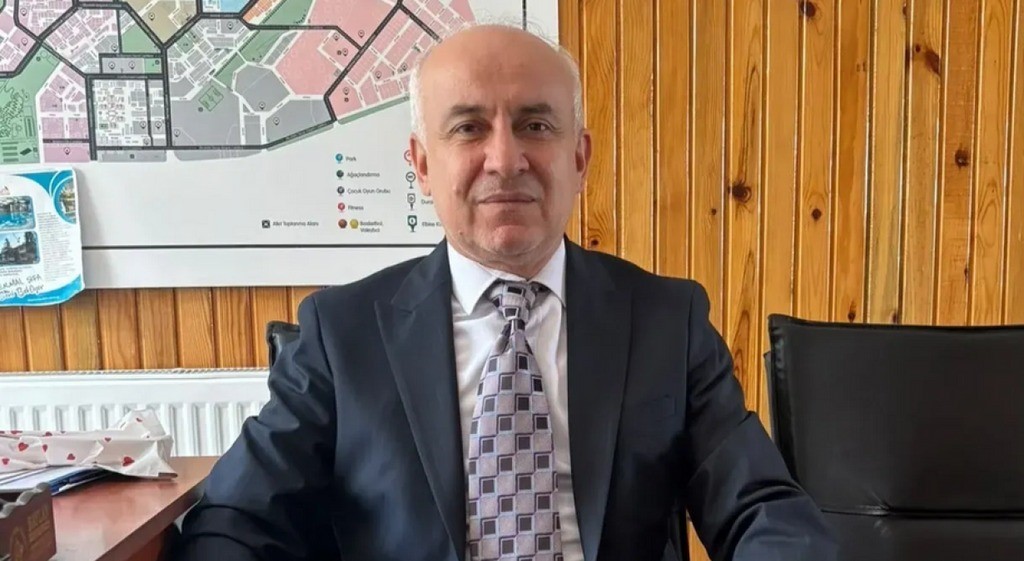kutahya-da-doc-dr-hasan-basri-karayel-e-uluslararasi-onur