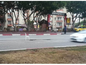 Yolda Oluşan Çukura Sandalyeli Önlem