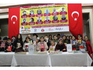 3. Çocuk Edebiyatı Festivalinde İmza Ve Söyleşi Günleri Başladı