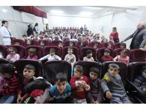 Bayburt Belediyesi’nden Okullarda Hacivat Karagöz Oyunu