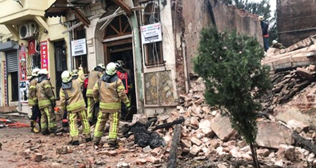 İstanbul'daki Çöken Binanın Enkazından 2 Kişinin Cansız Bedeni Çıkarıldı