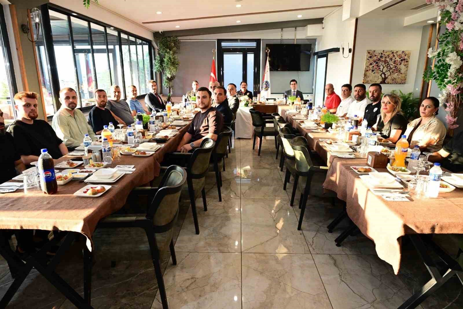 bursaspor-yonetimi-ve-taraftari-bursa-emniyetiyle-bulustu