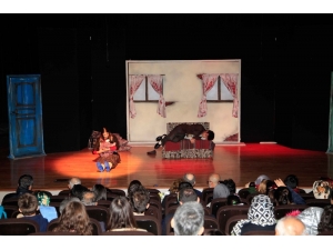 ‘Ana Hanım Kız Hanım’ Necip Fazıl’da Sahne Aldı