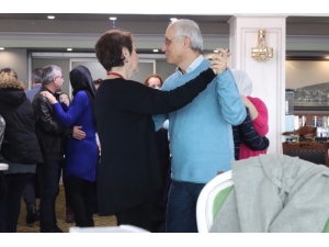 Sağlıklı Hayatın Mutluluğunu Dans Ederek Kutladılar