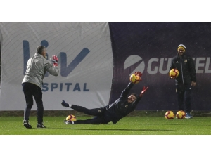 Fenerbahçe, Antalya’da İlk Antrenmanını Yaptı