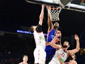 Thy Euroleague: Anadolu Efes: 92 - Bayern Münih: 77