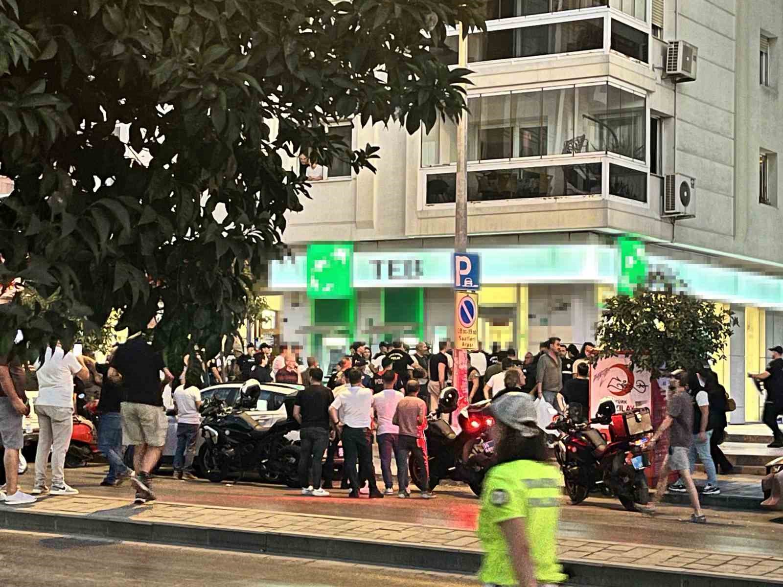izmir-de-bankadaki-rehine-krizinde-5-calisan-kurtarildi-supheli-gozaltinda