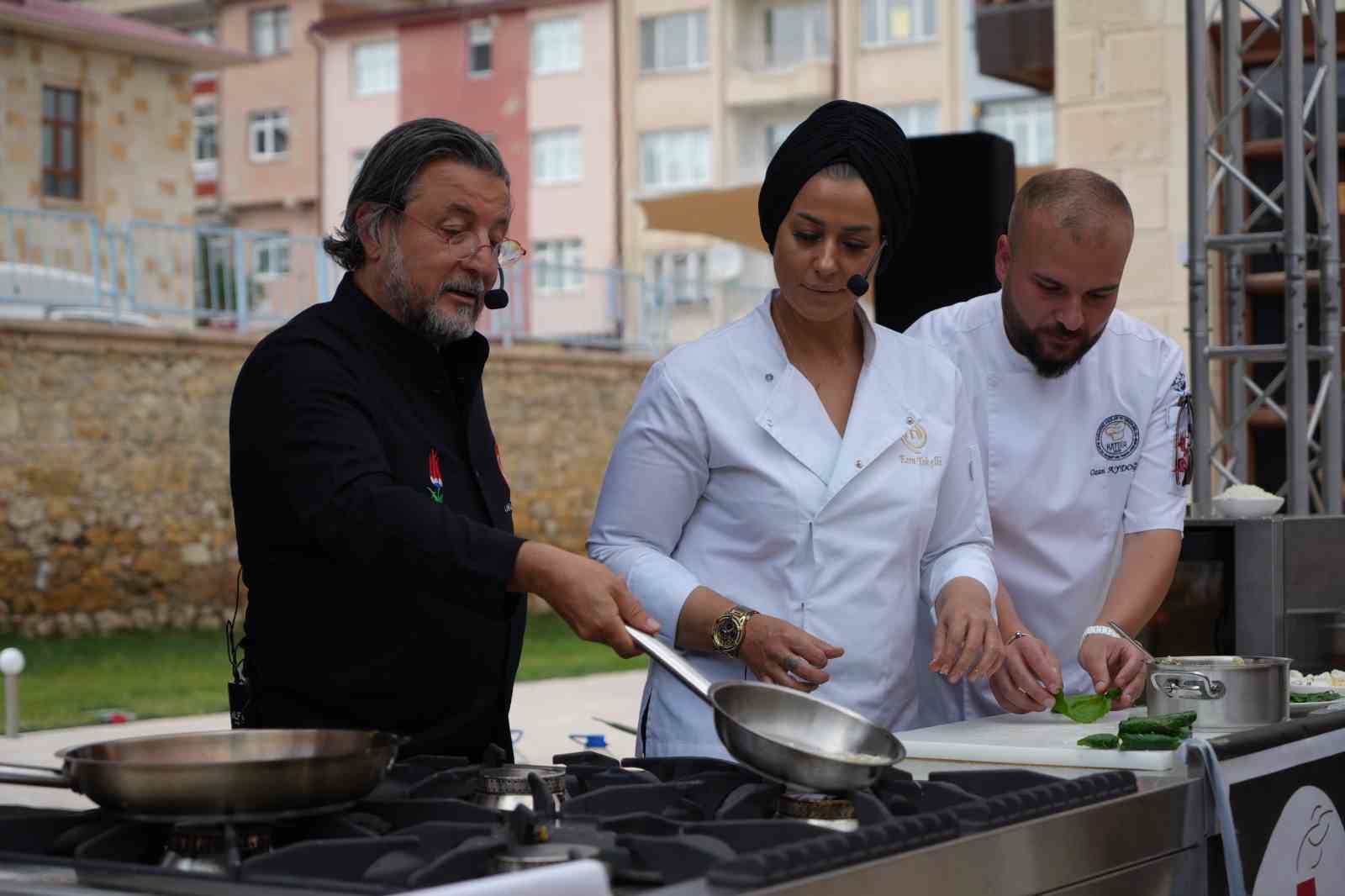 bayburt-un-yoresel-lezzetleri-seflerin-yorumuyla-hazirlandi