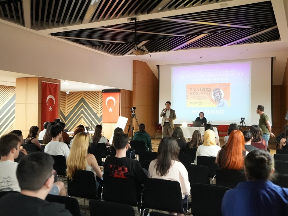 buyuksehir-kisa-film-atolyesi-nde-egitimler-basladi