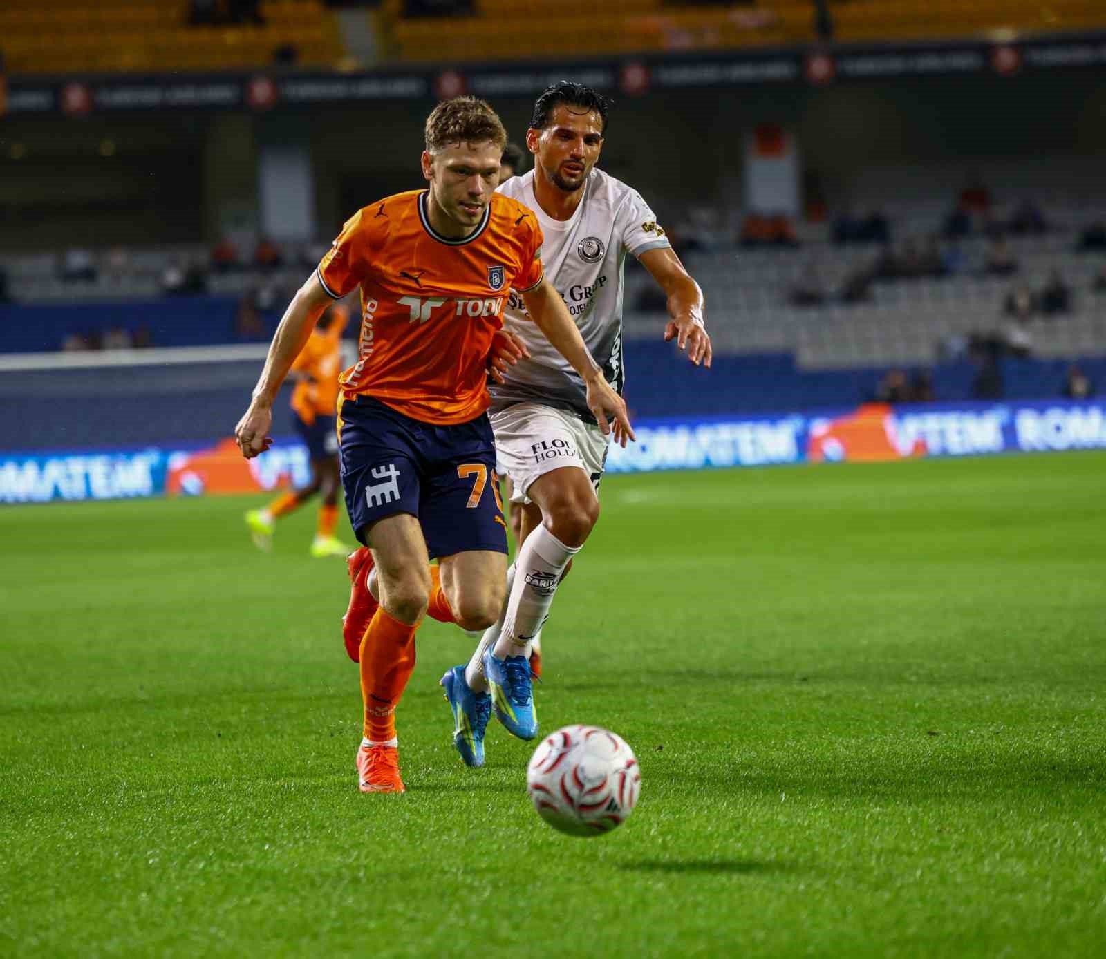 trendyol-super-lig-basaksehir-1-genclerbirlgi-0-mac-devam-ediyor