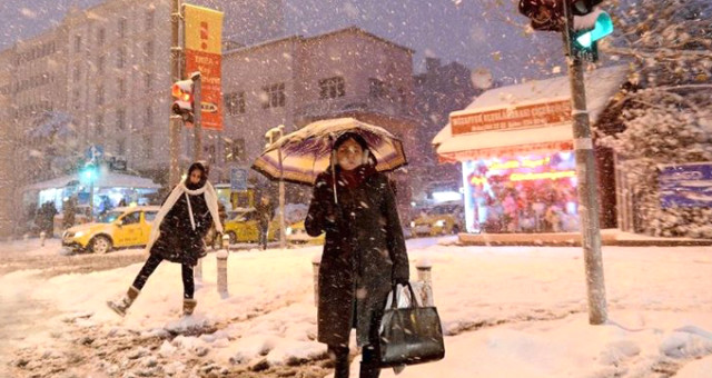 Meteoroloji'nin Kar Uyarısı Sonrası Teyakkuza Geçen İbb Ekipleri Hazırlıklarını Tamamladı