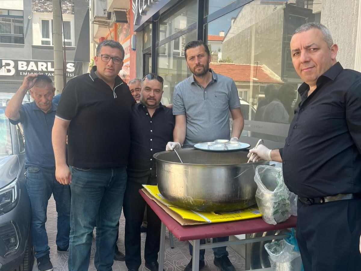 eskisehir-de-yasayan-asagi-piribeyli-koyluleri-vatandaslara-asure-ikraminda-bulundu