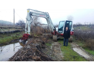 Osmancalı’da Dere Temizlik Çalışması Başladı