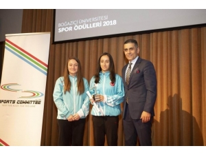 Erzincanlı Milli Sporcular Ödüle Layık Görüldü