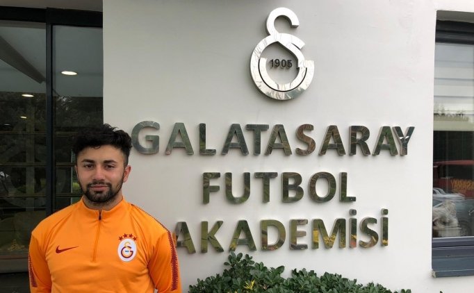 Galatasaray'dan Çekdar'a Profesyonel Sözleşme