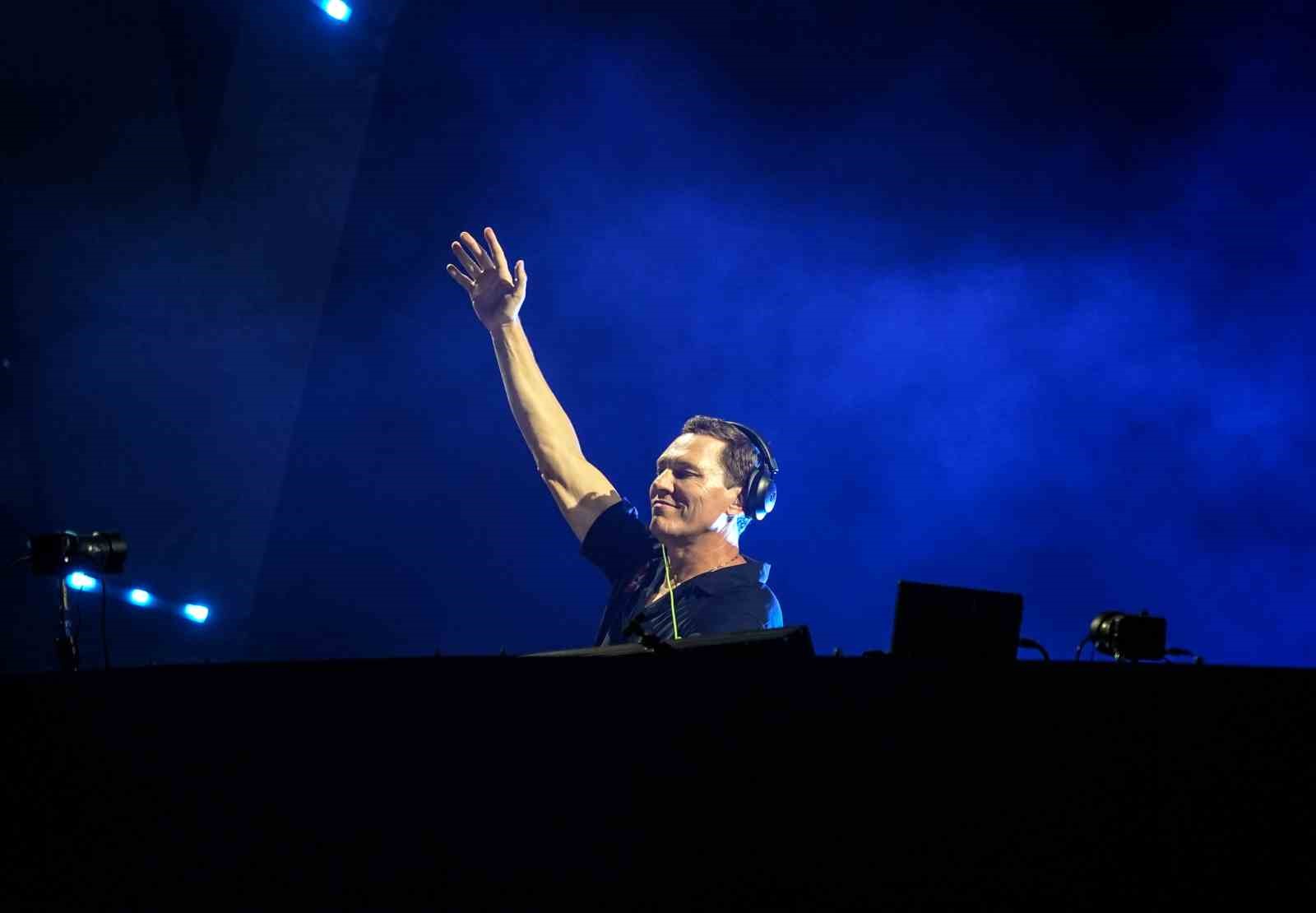 dj-tiesto-istanbul-da-sahneye-cikti