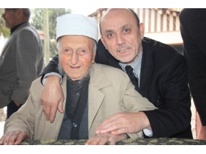 Asırlık Çınar Hafız Hasan Hoca Vefat Etti