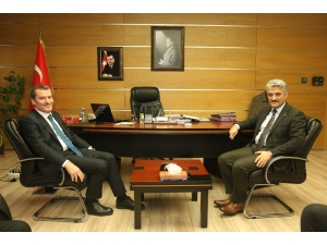 Ak Parti’nin Zeytinburnu Belediye Başkan Adayı Arısoy, Kaymakam Ve İlçe Emniyet Müdürünü Ziyaret Etti