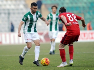 Bursaspor Emre Taşdemir İle Yollarını Ayırdı