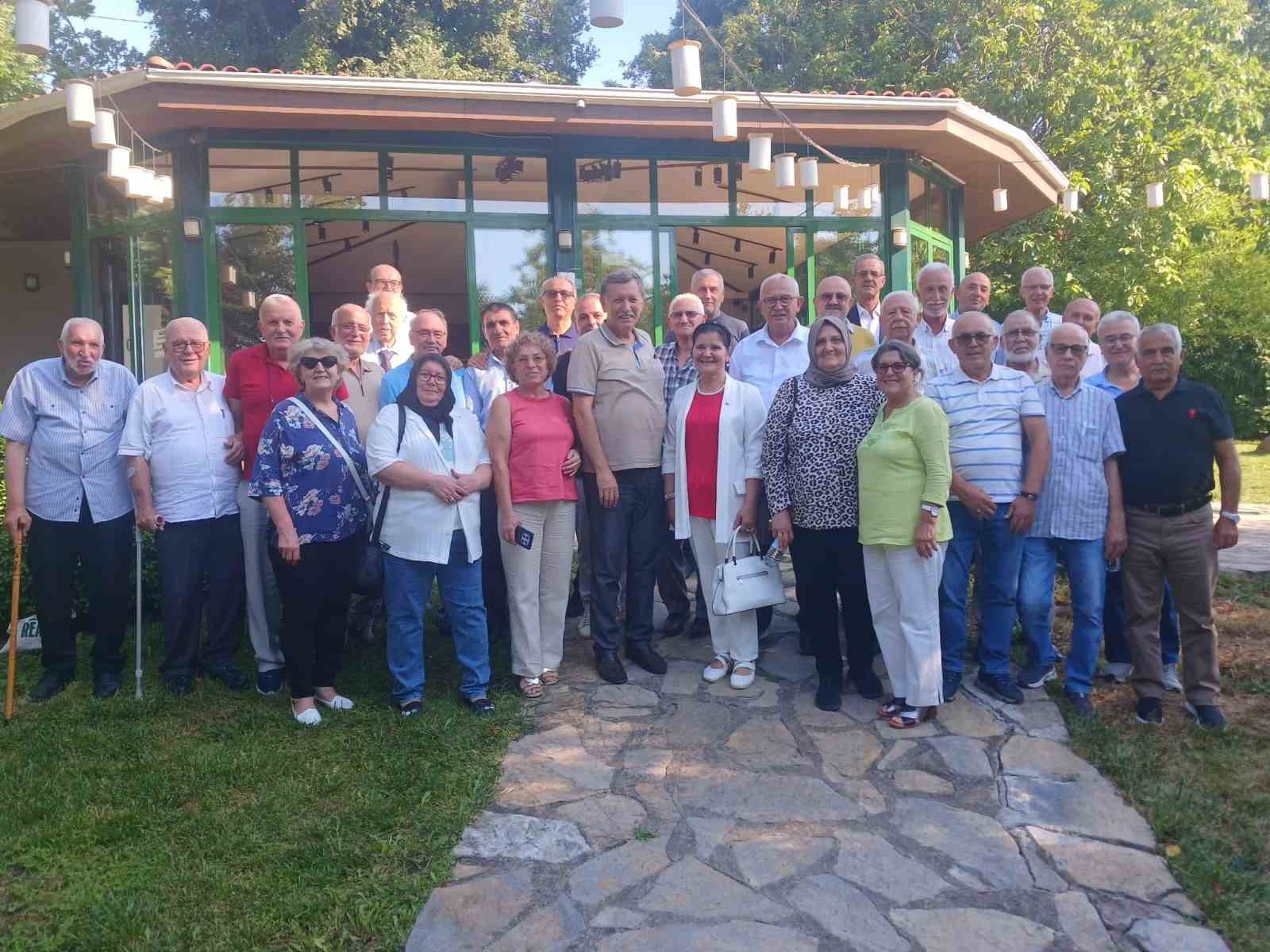 tecrubeli-muhtarlarin-duygu-dolu-bulusmasi