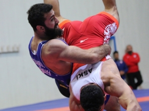 Türkiye Grekoromen Güreş Şampiyonası’nda İlk Gün Sona Erdi