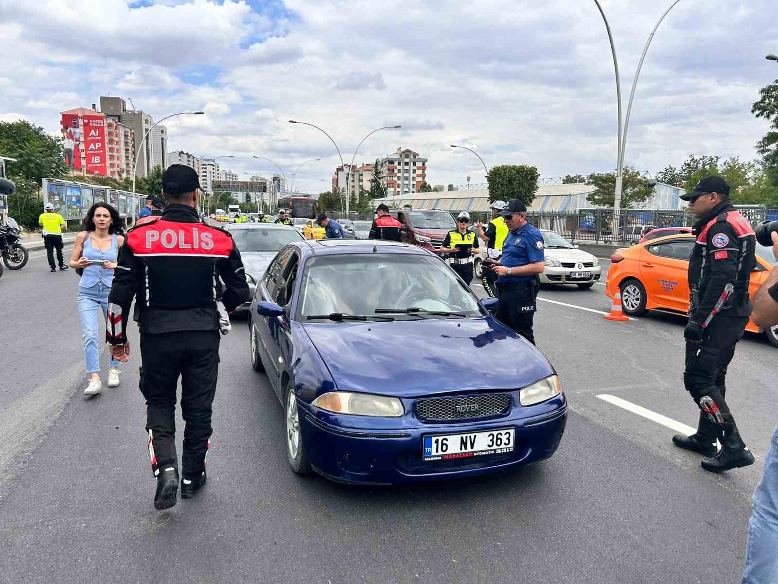 ankara-da-nato-zirvesi-kapsaminda-asayis-ve-trafik-denetimi-gerceklestirildi