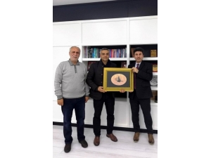 Destek Merkezinde Kalan Çocuklar’dan Rektör Karacoşkun’a Tablo