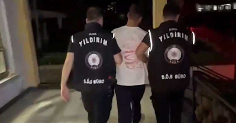 12-yil-6-ay-hapis-cezasiyla-araniyordu-kovalamaca-sonrasi-yakalandi