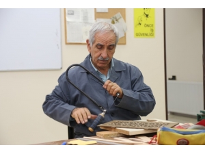 Eşinin Ölümünün Verdiği Acıyı Sanatla Dindirdi