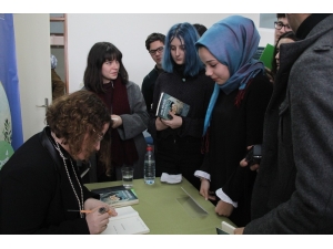 ‘Oysa Rüyaydı’ Kitabının Söyleşisi Ve İmza Günü Gerçekleşti