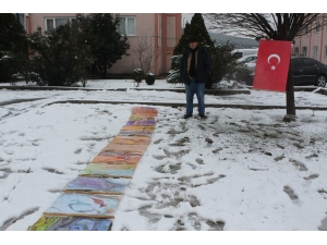 Ebru Eserlerini Kar Üstünde Sergiledi