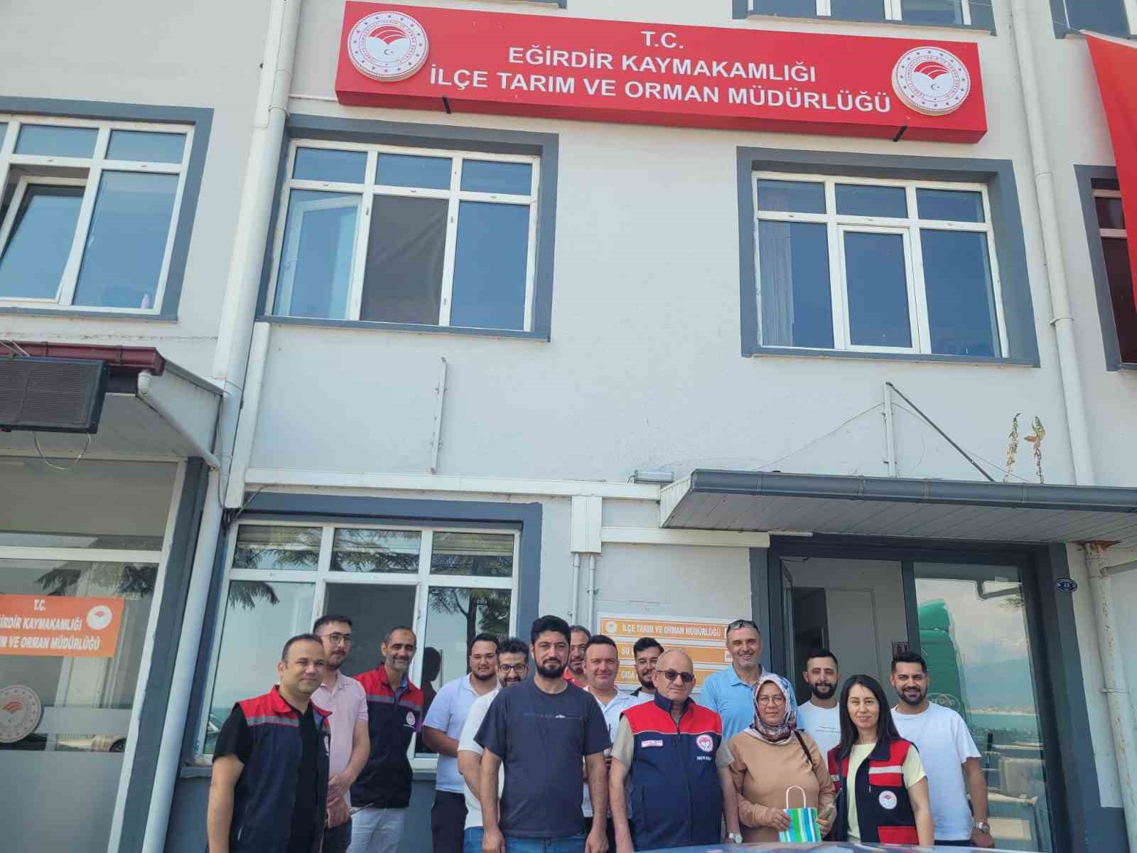 egirdir-de-meyve-agaclarinda-budama-ve-asilama-kursu-tamamlandi
