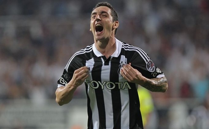 Beşiktaş'ın Eski Ismi Futbolu Bıraktı