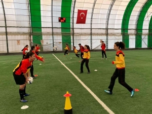 Balıkesir’de Göztepe Futbol Okulu Açıldı
