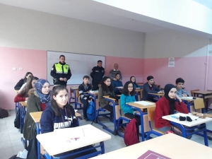 Lise Öğrencilerine Trafik Eğitimi