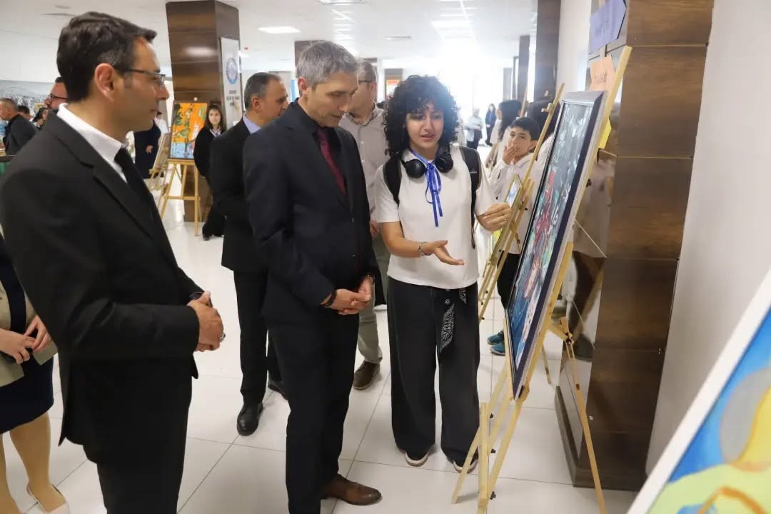 bayburt-bilsem-ogrencilerinden-yil-sonu-sergisi
