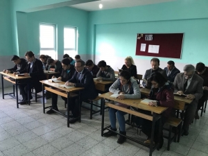 Kaymakam Öner, Liselilere Kitap Hediye Etti